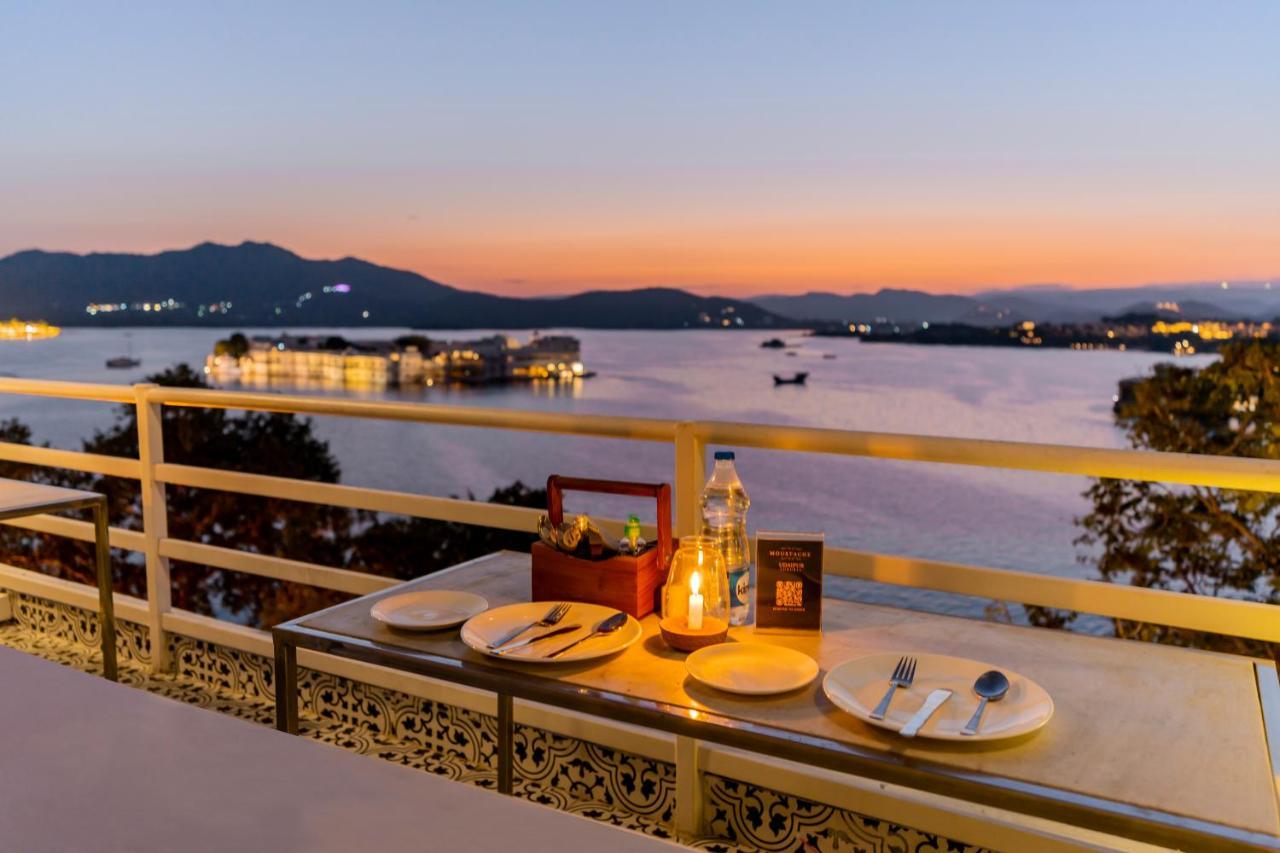 Moustache Udaipur Luxuria Hotel ภายนอก รูปภาพ