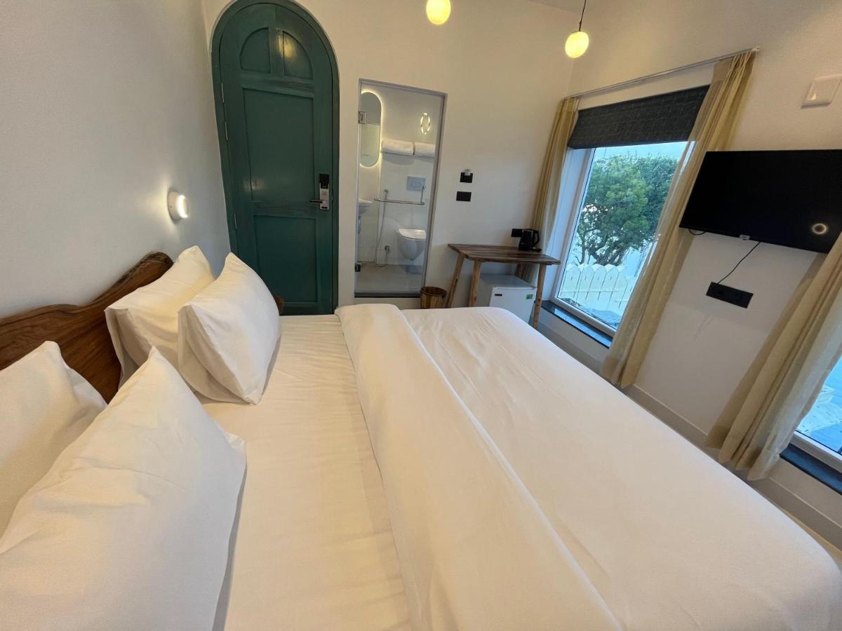 Moustache Udaipur Luxuria Hotel ภายนอก รูปภาพ