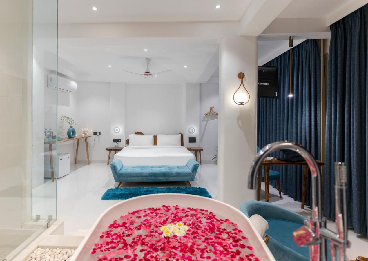 Moustache Udaipur Luxuria Hotel ภายนอก รูปภาพ