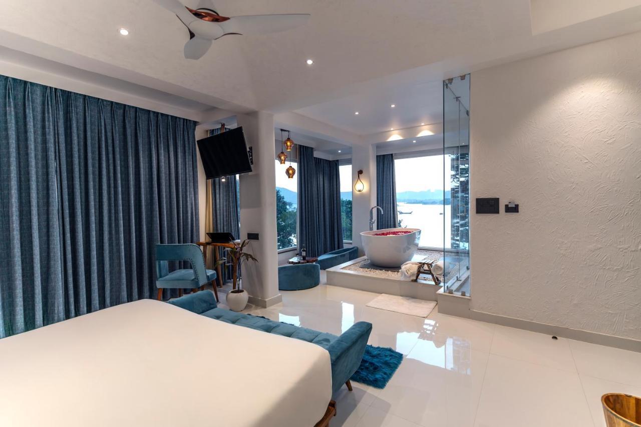 Moustache Udaipur Luxuria Hotel ภายนอก รูปภาพ